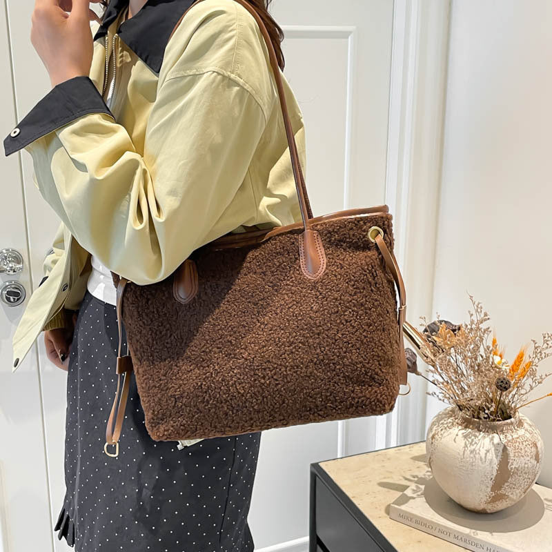 Oversized Faux Fur Tote Bag Kalsten