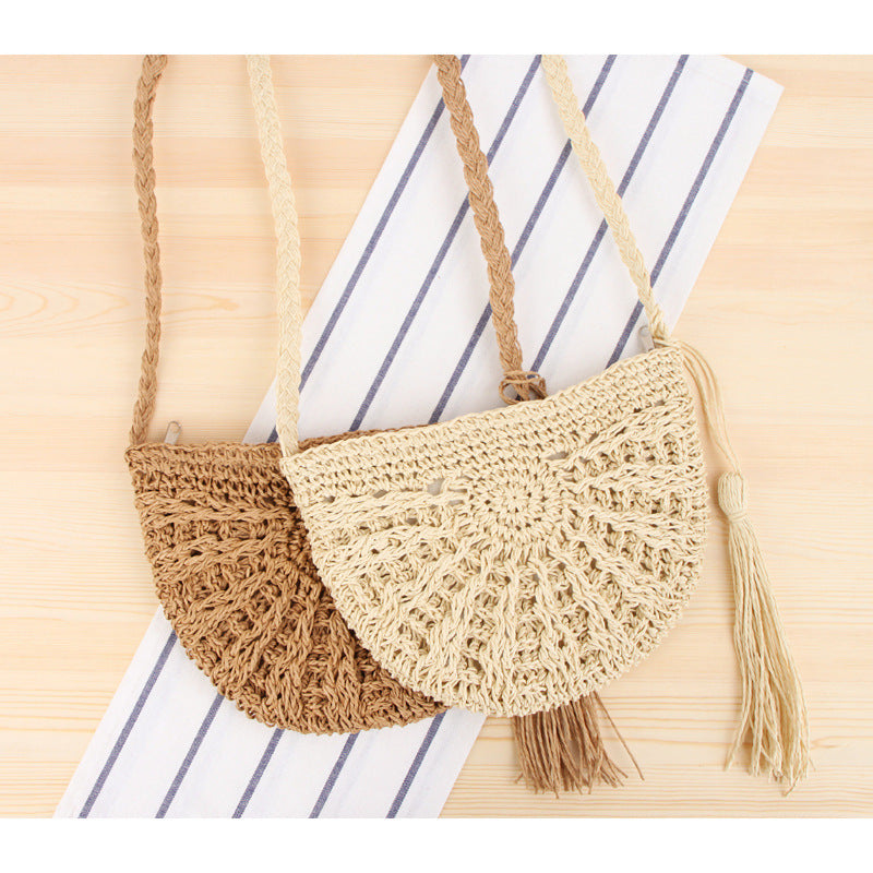 Macrame Crossbody Bag in Crescent Moon Design Kalsten