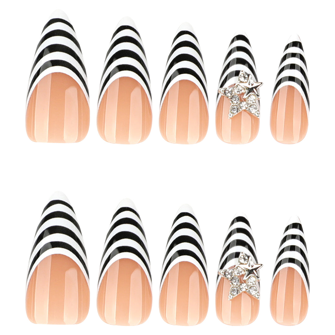Glamorous Lace Nails Kalsten