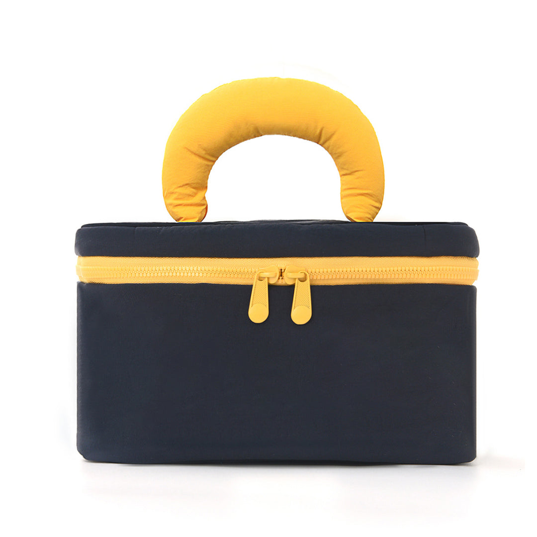 Cosmetic organizer with ergonomic carrying handle Kalsten