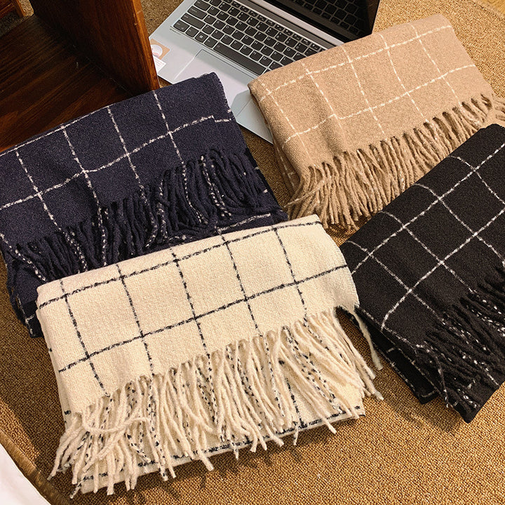 Cozy and Stylish Blanket with Fringes Kalsten