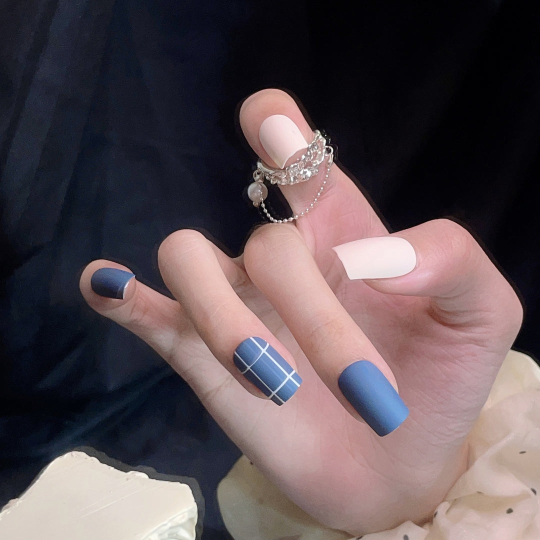 Stylish Matte Press-On Nail Set