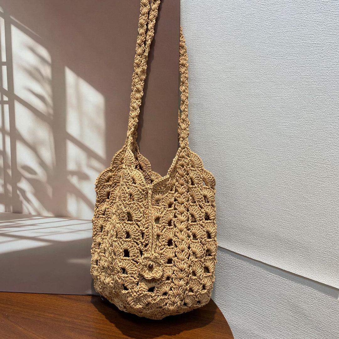 Hand-knotted shoulder bag in modern design Kalsten