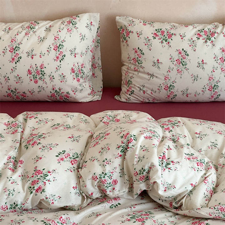 Bedding set in vintage rose pattern made of fine cotton percale