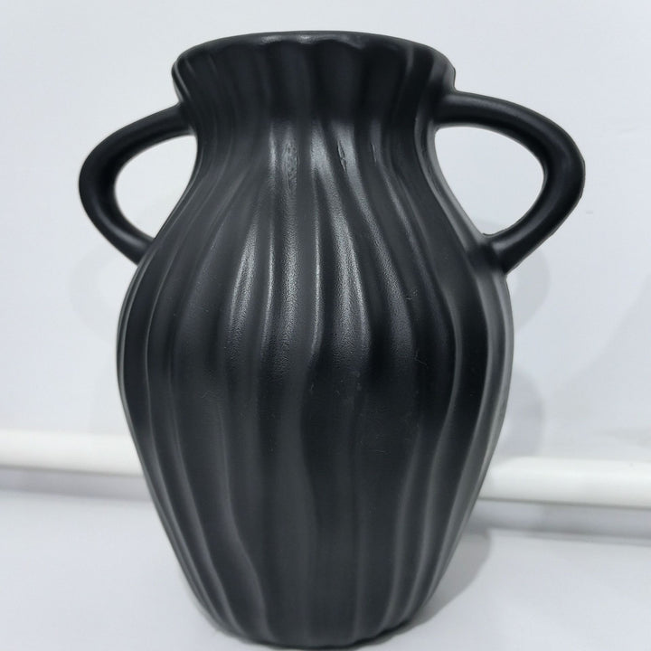 Elegant Ribbed Decorative Vase Kalsten