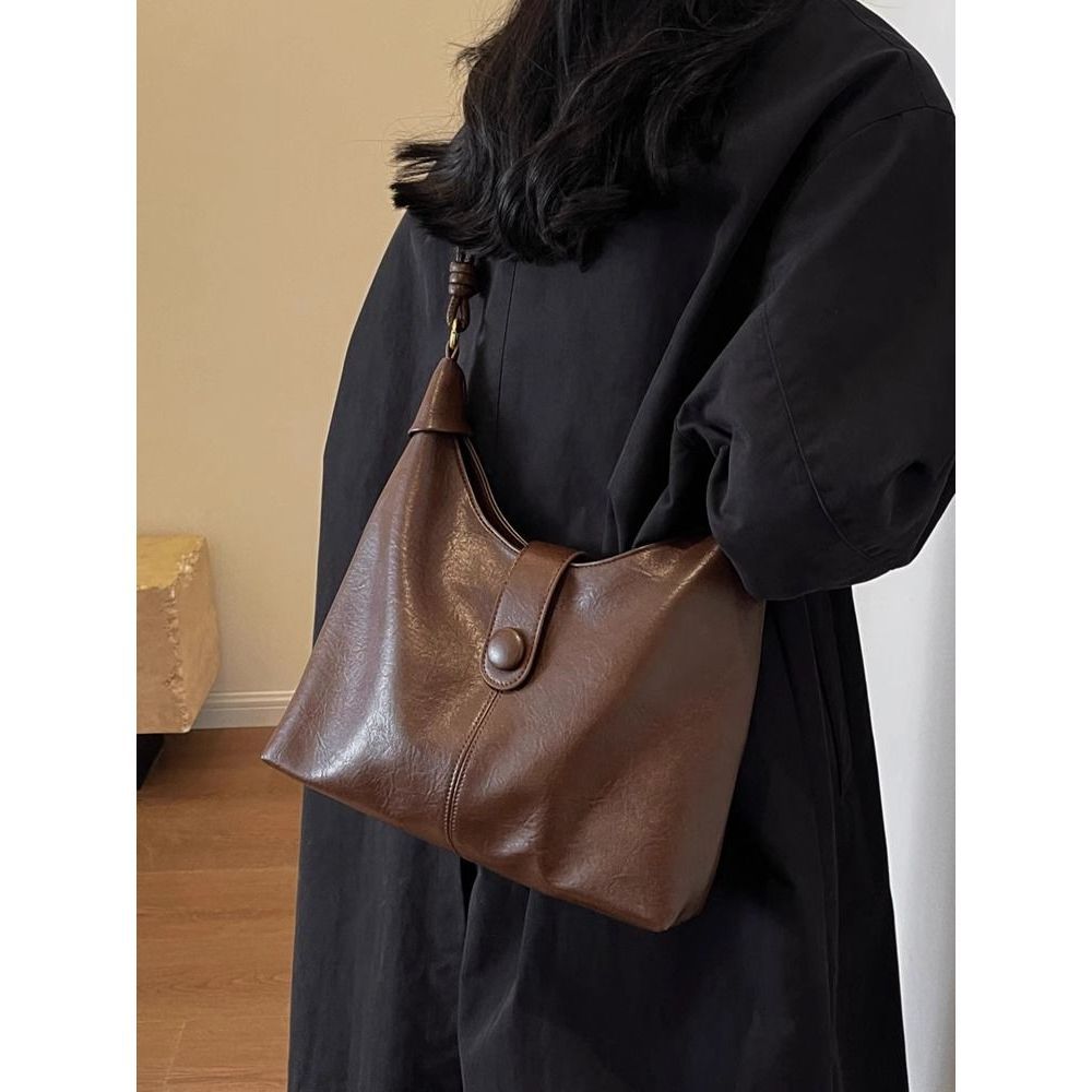 Classic Leather Hobo Bag Kalsten