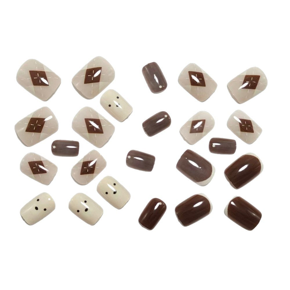 Creative press-on nails in elegant bear design Kalsten