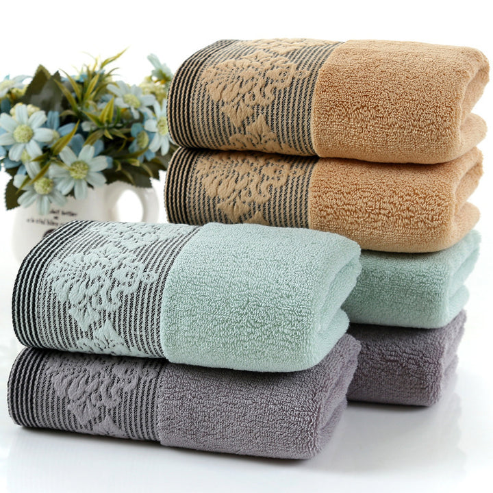 Ladies luxurious terry bath towel with elegant lace trim Kalsten