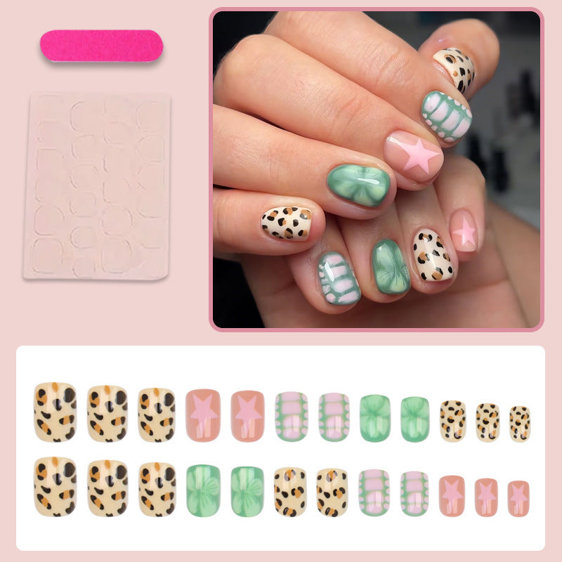 Nail kit with modern animal and flower designs Kalsten