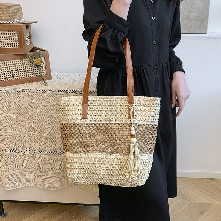 Beach bag with decorative tassel pendant Kalsten