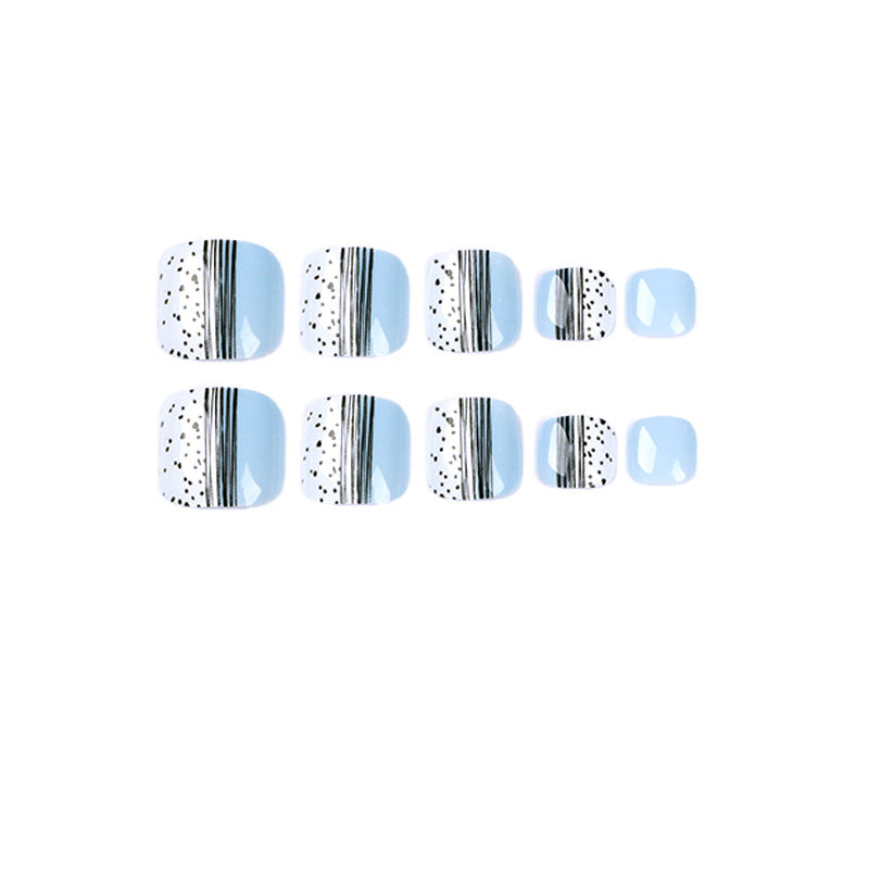 Artful nail art with modern graphics Kalsten