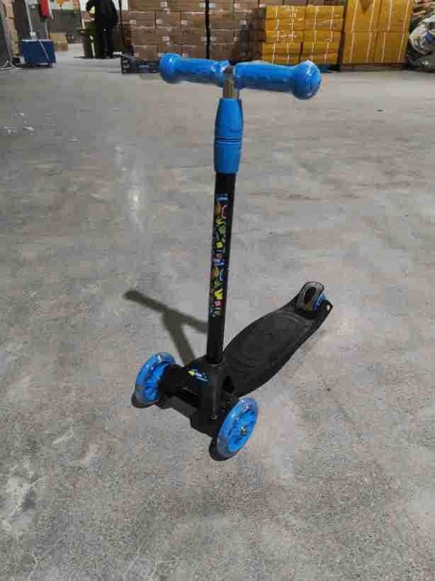 Three-Wheel Balance Scooter Kalsten