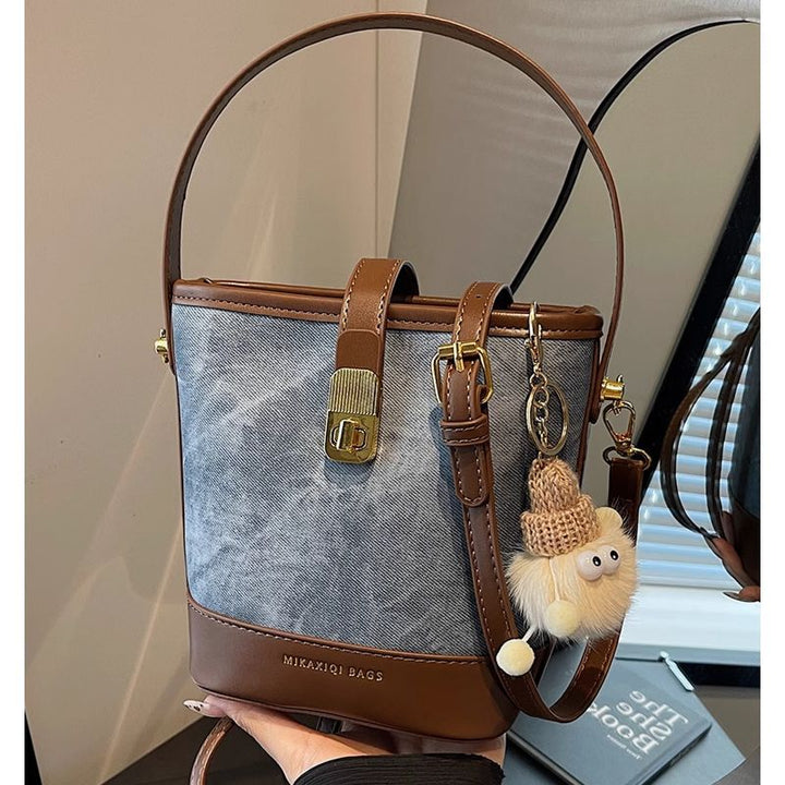 Elegant Structured Bucket Bag Kalsten