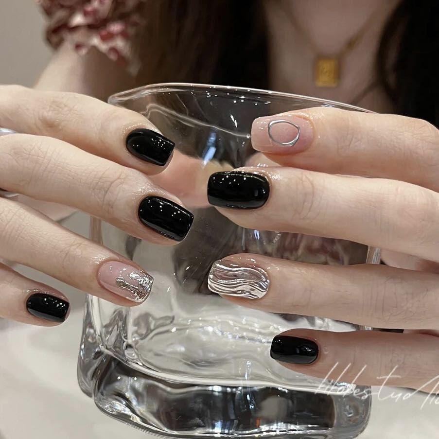 Artistic Textured Press-On Nail Set Kalsten