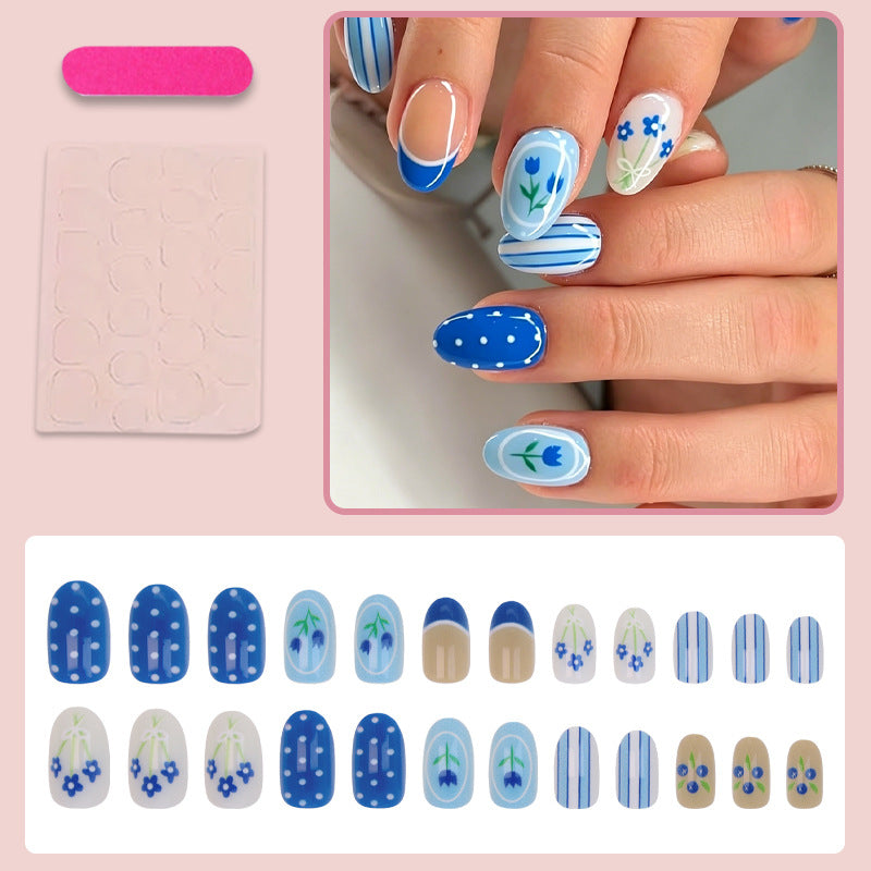 Nail art set with floral and striped designs Kalsten