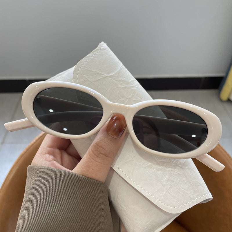 Women's modern cat-eye sunglasses with UV protection and elegant frame Kalsten