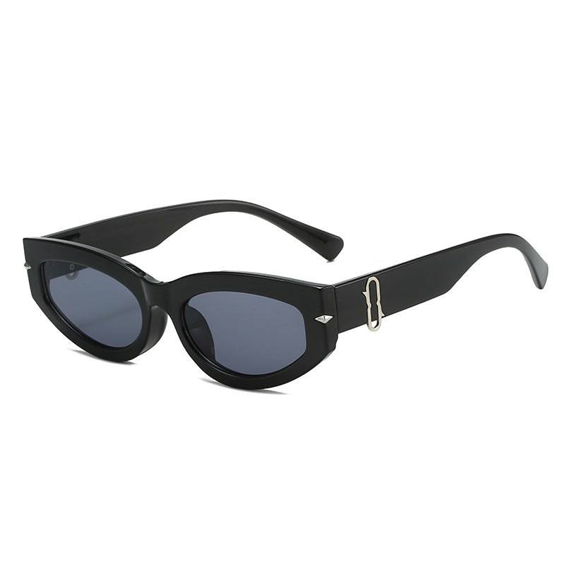 Retro-Inspired Cat-Eye Sunglasses with Bold Frame Kalsten