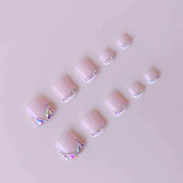 Fake Nail Set with Glittering Rhinestone Details and French Tip Kalsten