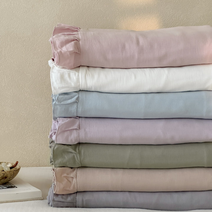 Bedding set with ruffles and extra soft cotton-linen quality