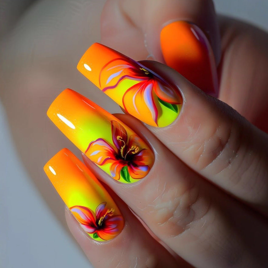 Creative Nail Art with Exotic Leaf Design Kalsten