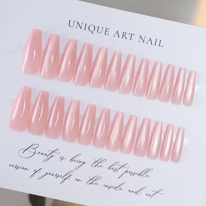 Elegant Press-On Nail Art Set with Unique Design