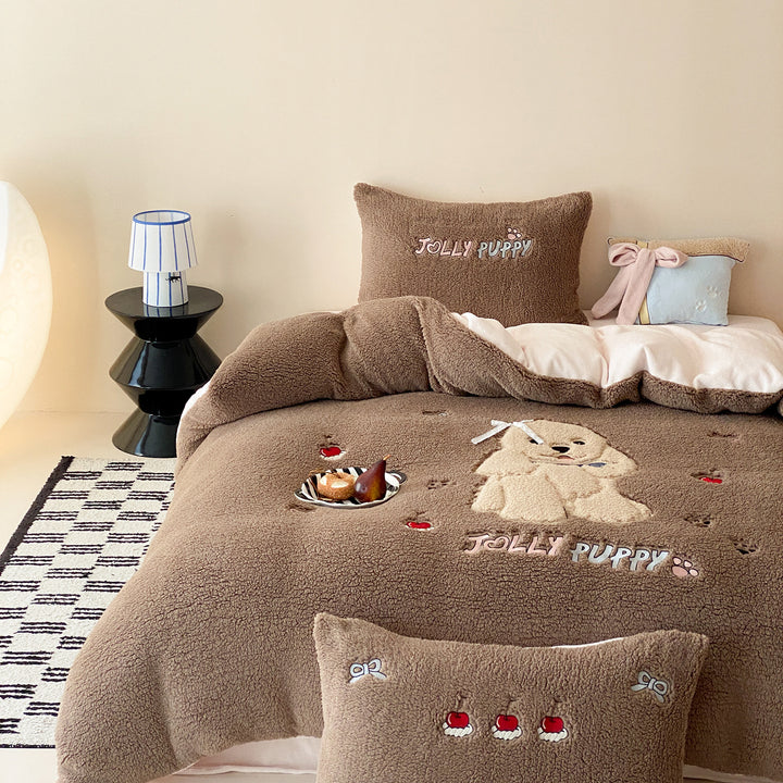 Teddy-fleece bedding set with flower embroidery and reversible design