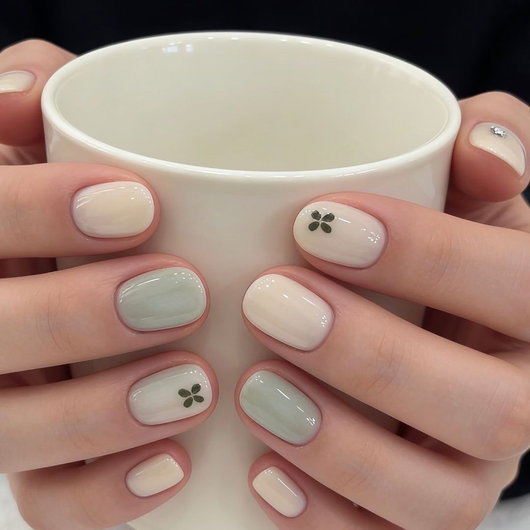 Artistic Cat-Themed Press-On Nail Art Set Kalsten