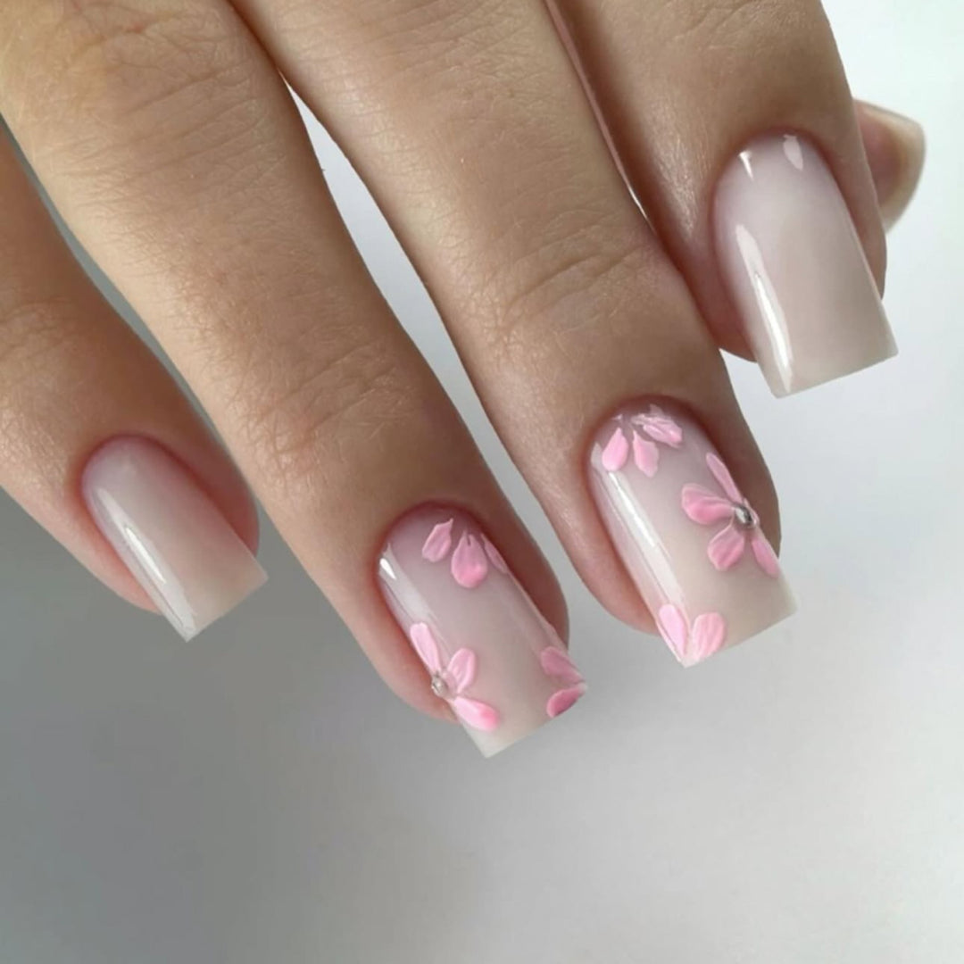 Artful Nail Art with Delicate Flower Patterns Kalsten