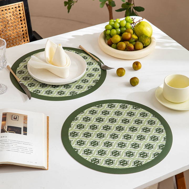 Round decorative rug with floral animal illustration and fine jacquard structure Kalsten