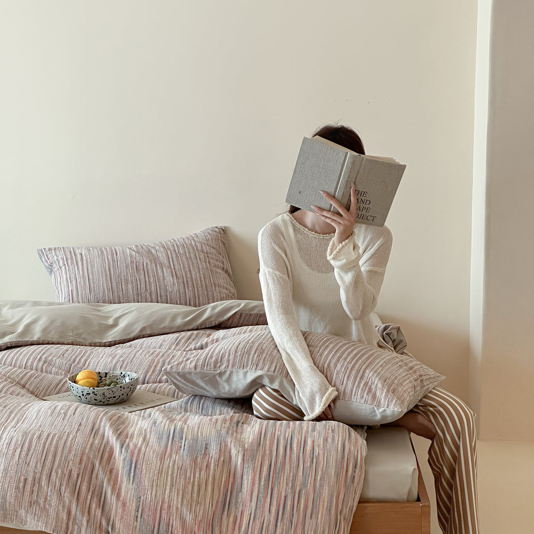 Light bedding set made of cotton-linen blend with fine striped structure and reversible function