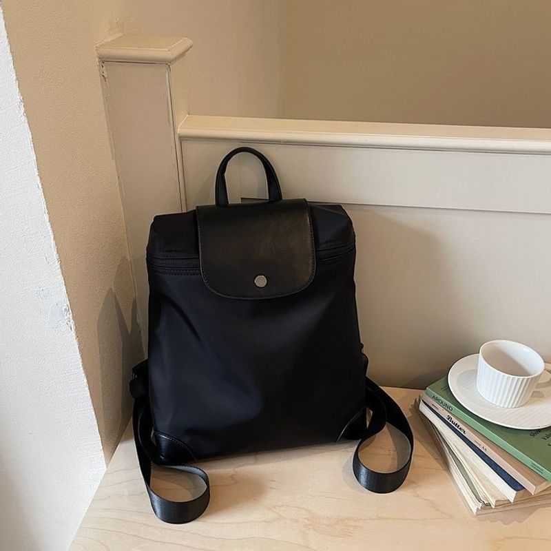 Versatile Urban Backpack with Secure Closure Kalsten