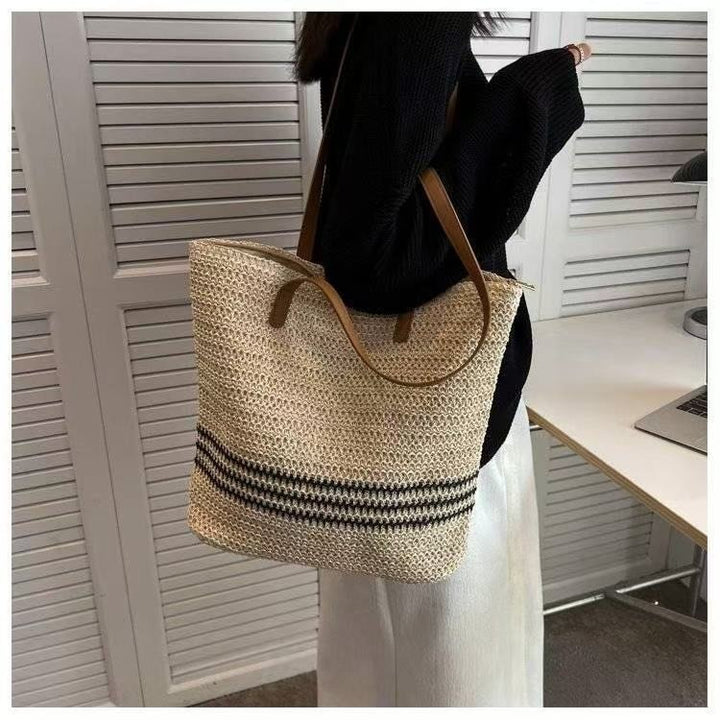 Oversized Beach Bag Made of Woven Material Kalsten