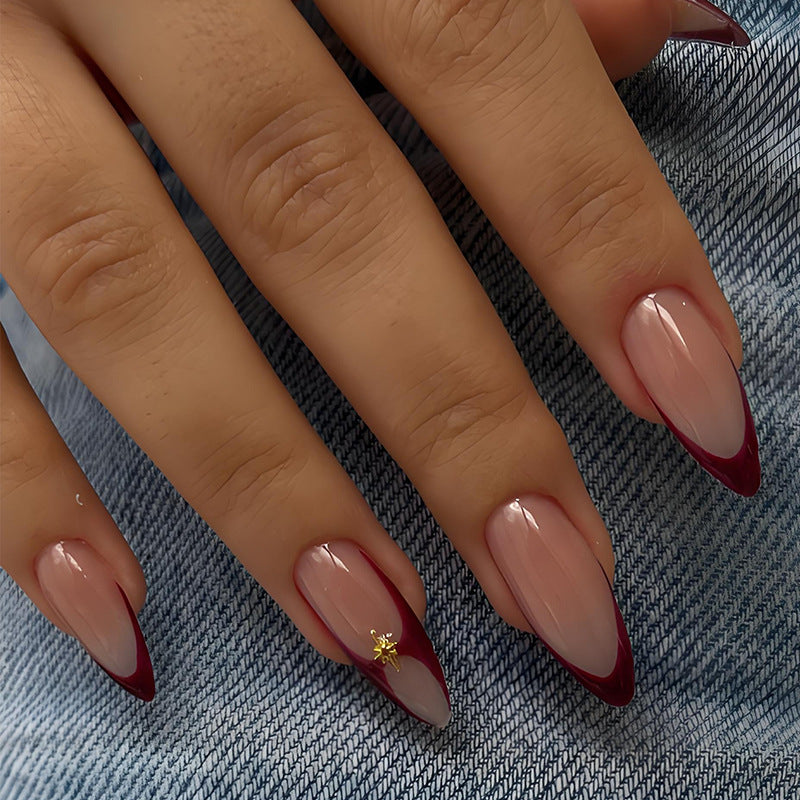 Nail art set with pointed shapes and shiny accents Kalsten
