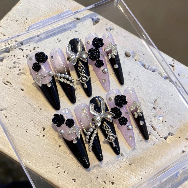 Elegant Gothic Press-On Nail Set