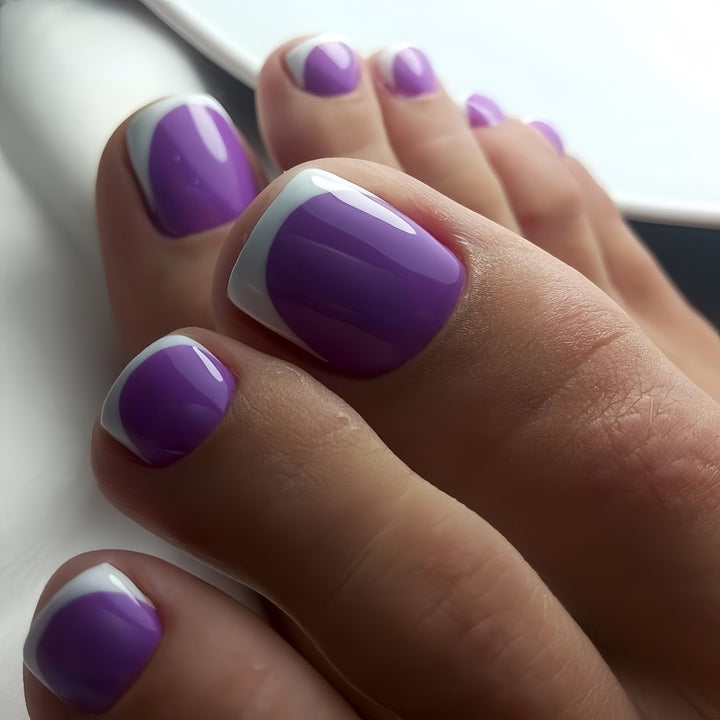 Artificial nail set with modern gradient and French tip Kalsten