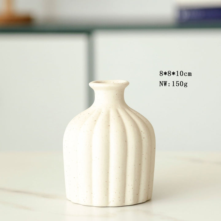 Modern Minimalist Ceramic Bud Vase Kalsten