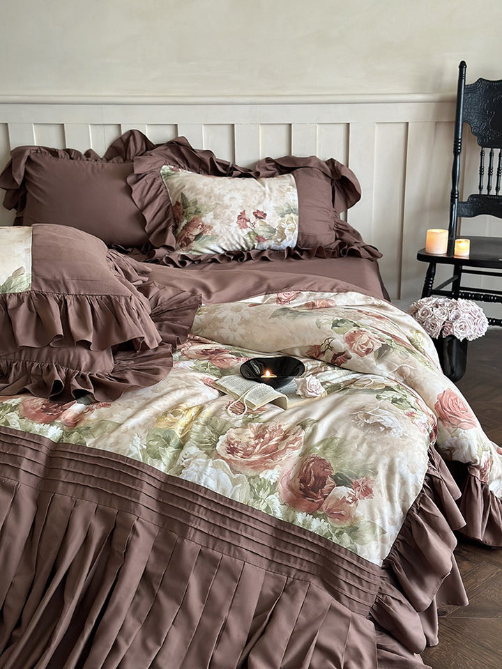Luxurious bedding set made of cotton satin with ruffles and vintage rose pattern