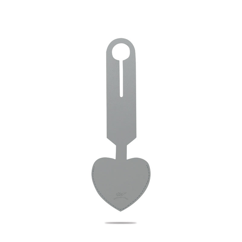 heart-shaped leather luggage tag with adjustable loop Kalsten