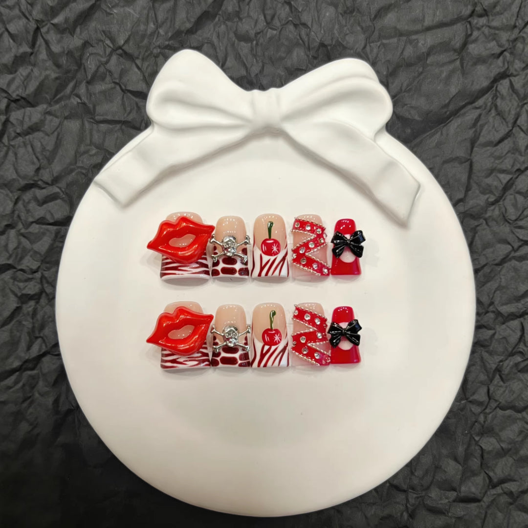 Artistic Press-On Nail Art Set with Holiday Themes