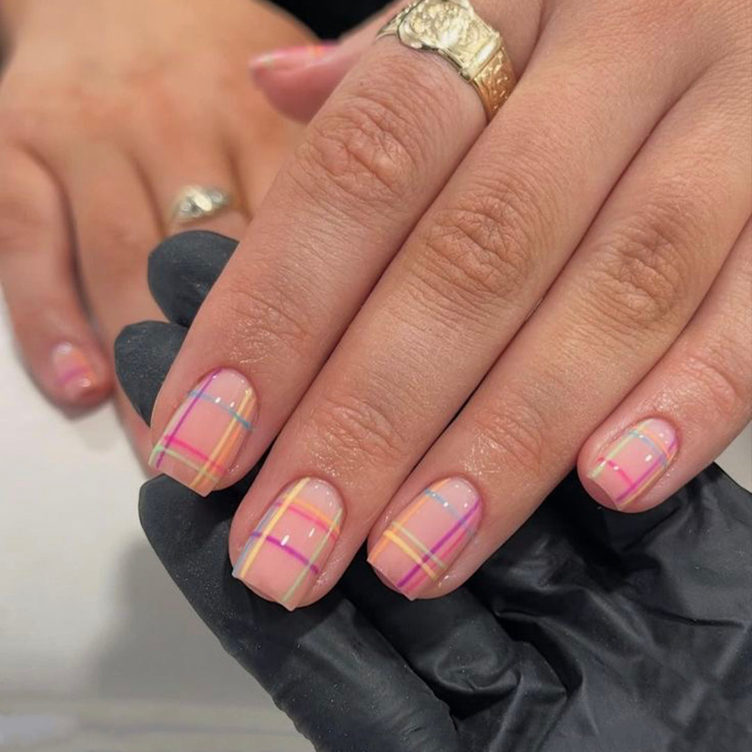 Artistic Nail Art with Modern Check Pattern Kalsten