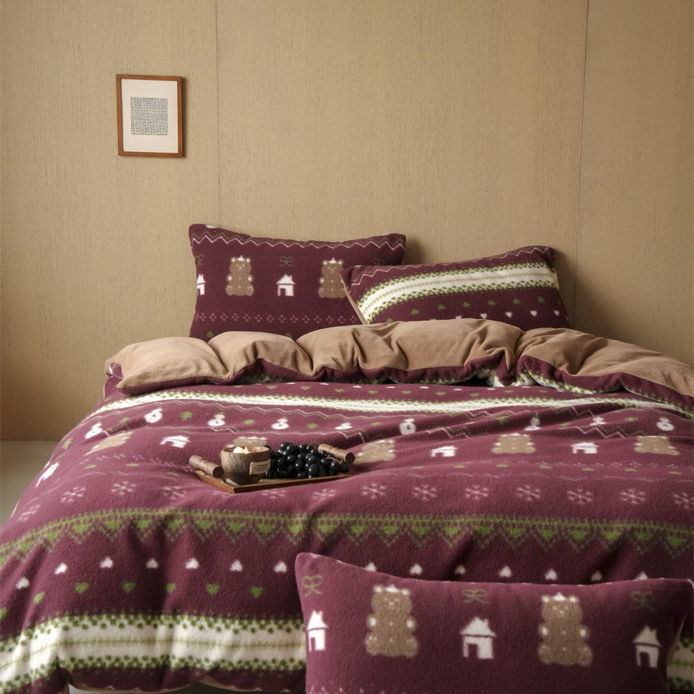 Cozy thermal fleece bedding set with winter motif and reversible side