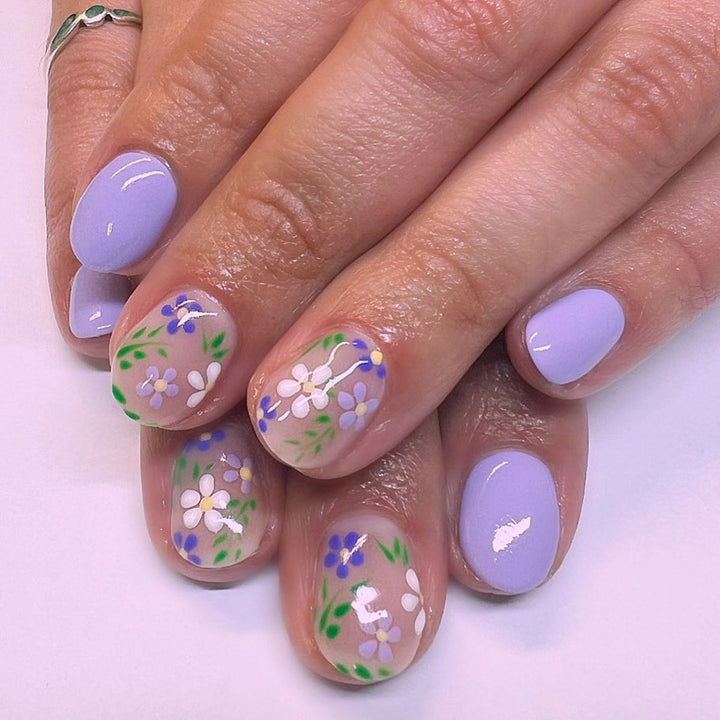 Floral Press-On Nail Art