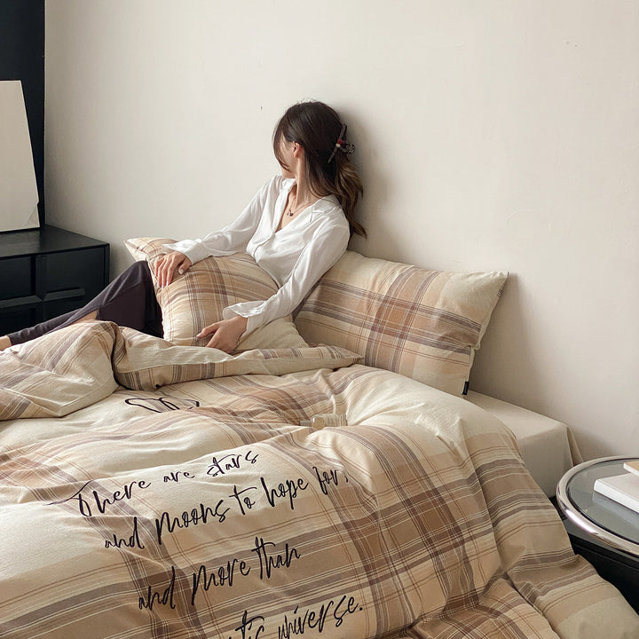 Checked cotton percale bed linen set with calligraphic script print