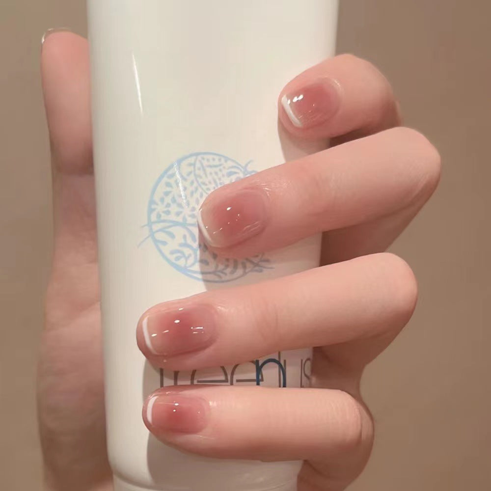 Elegant and natural nail art Kalsten