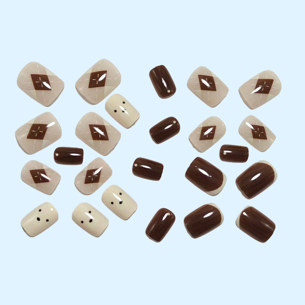 Creative press-on nails in elegant bear design Kalsten