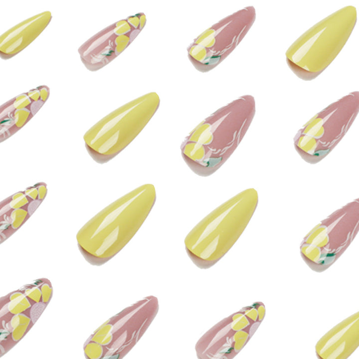 Artful Nail Art with Floral Design Kalsten