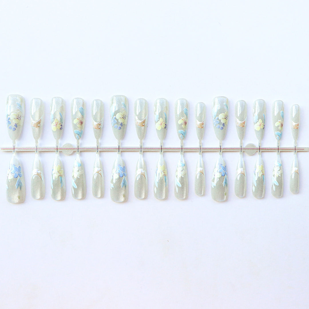 Elegant Floral-Embellished Press-On Nails