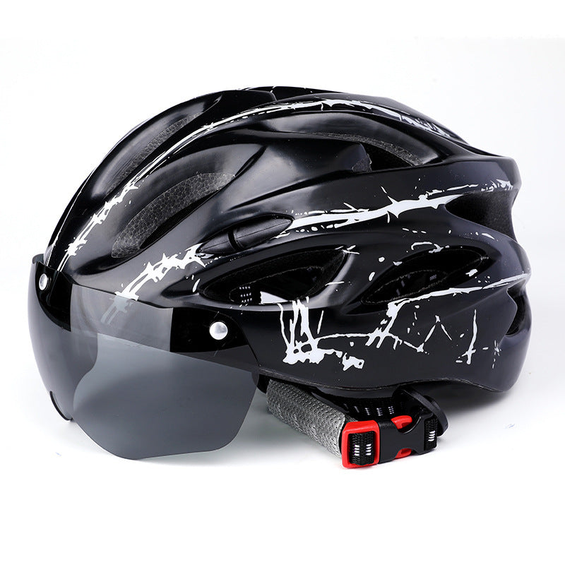 Bicycle helmet with integrated sun visor and optimal ventilation Kalsten