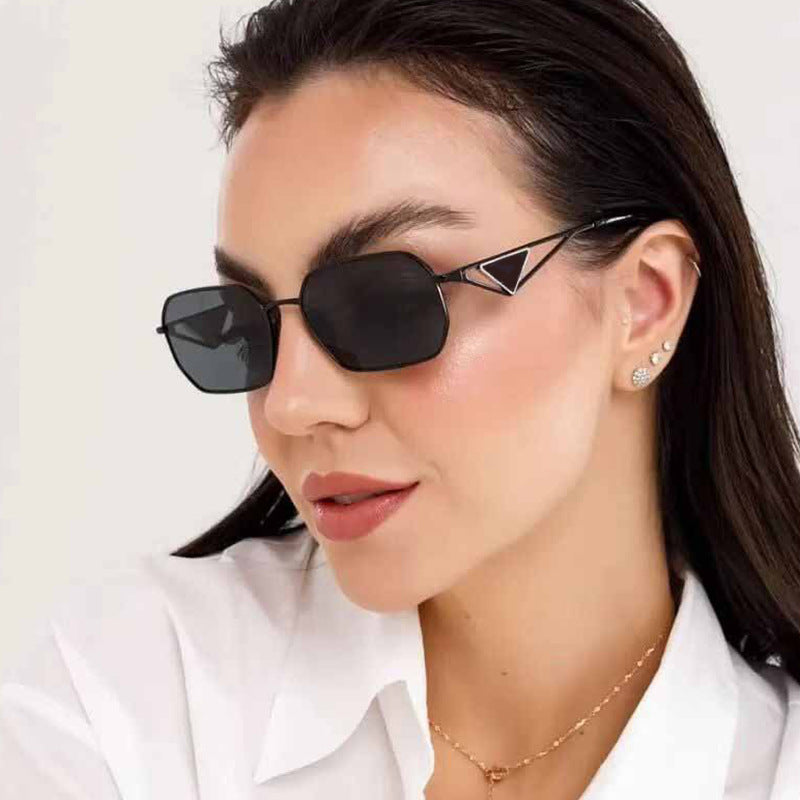 Women geometric luxury sunglasses with slim glossy frame Kalsten