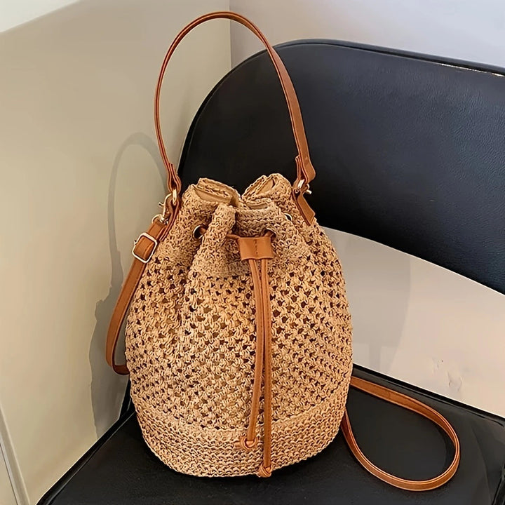 Elegant Handbag Made of Braided Natural Material with Stylish Drawstring Closure Kalsten